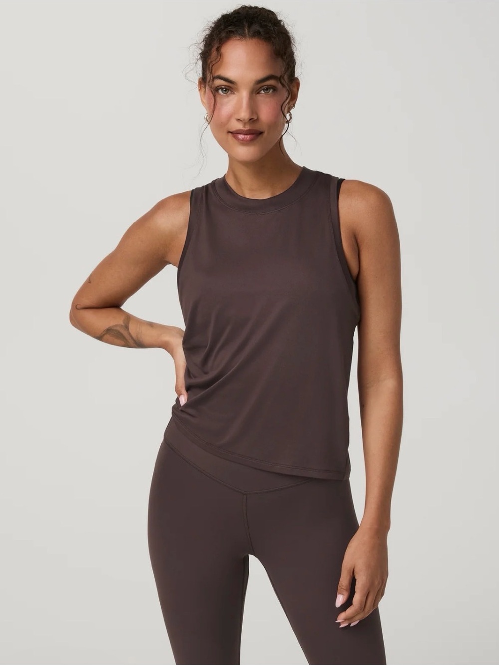 Vuori Energy Tank French Roast L Brown Plum Strato Tech Athleisure Clean Girl
